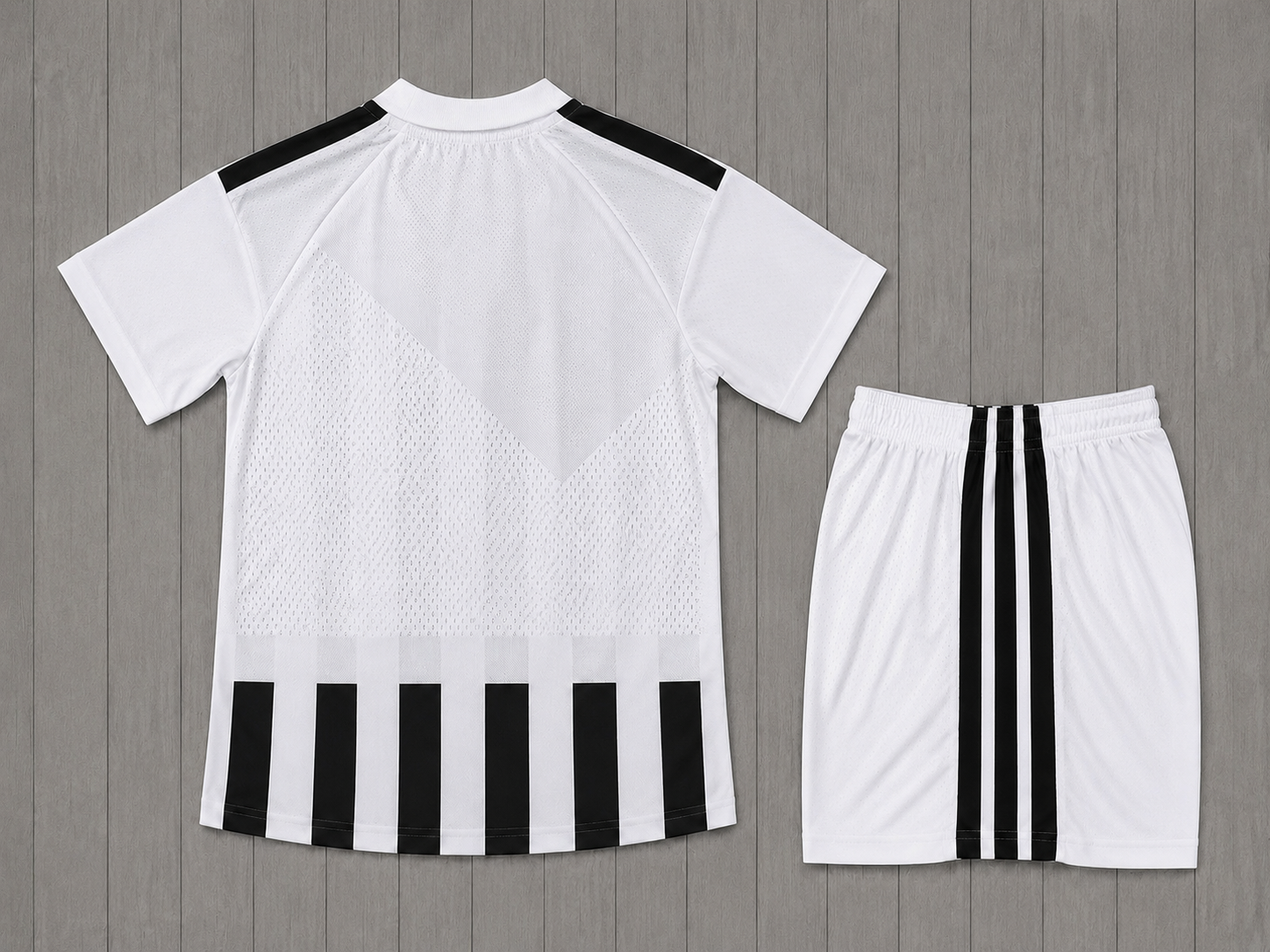 Ensemble Juventus Domicile 2026/2027 - Enfant & Adulte