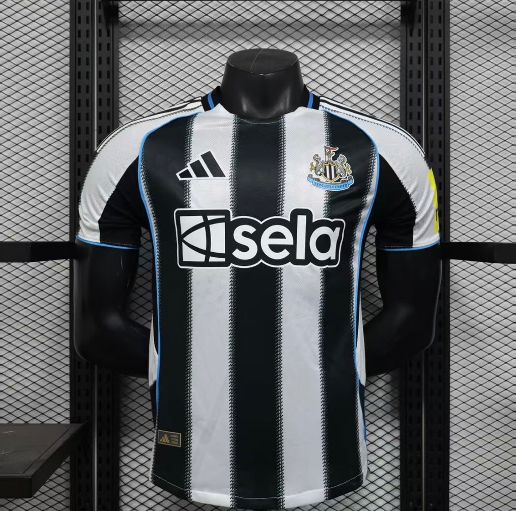 Maillot Newcastle United Domicile Noir & Blanc 2025/2026 – Version Player